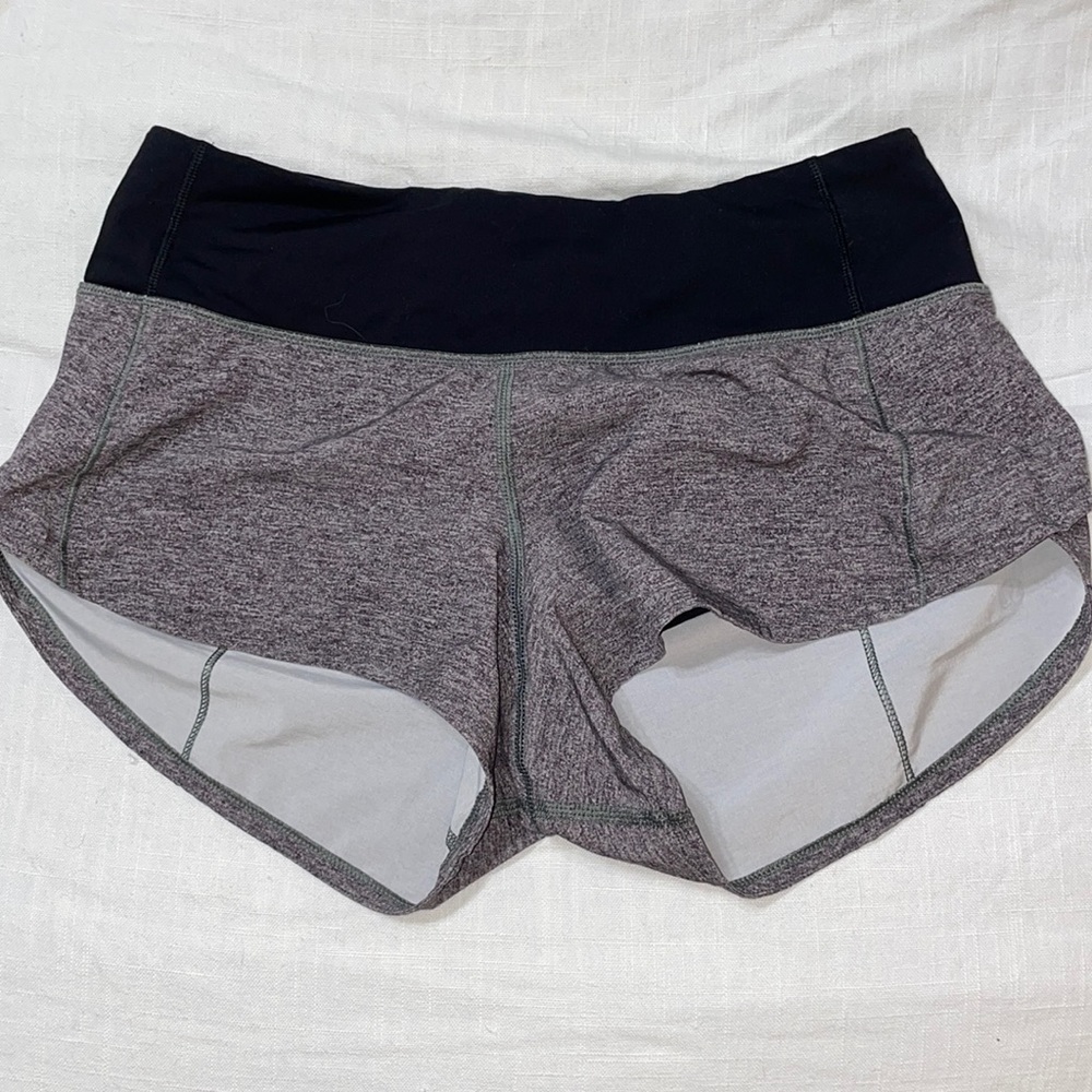 Lululemon Speed Up low rise 2.5” short Size: 2